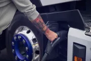 Renault Trucks E-Tech T 780 charging
