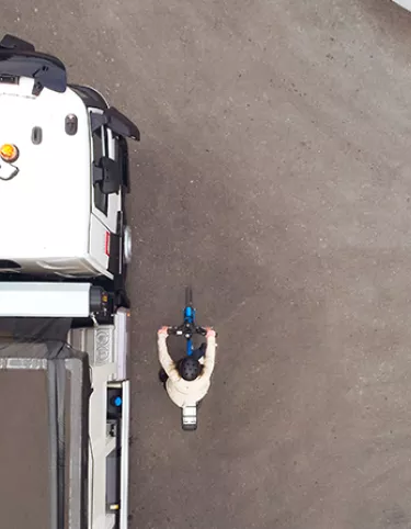 „RENAULT TRUCKS“ SUNKVEŽIMIAI BUS DAR SAUGESNI KITIEMS EISMO DALYVIAMS