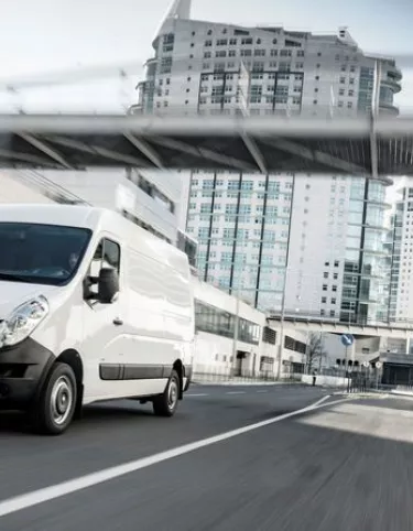 „RENAULT TRUCKS“ PRISTATO ELEKTRA VAROMĄ KOMERCINĮ „RENAULT MASTER Z.E.“ AUTOMOBILĮ