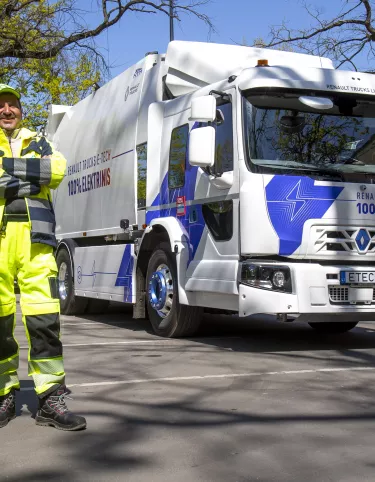 „Kauno švara“ pirmoji Lietuvoje išmėgins elektrinį „Renault Trucks D WIDE E-TECH“ šiukšliavežį. 